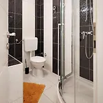 & Comfy Old Town Giara 2 Апартаменти