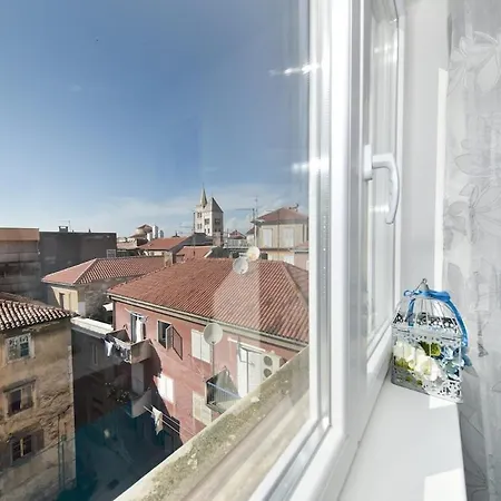 Апартаменти & Comfy Old Town Giara 2 *