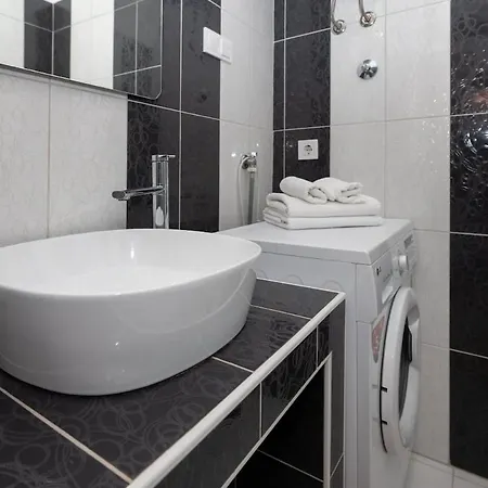 & Comfy Old Town Giara 2