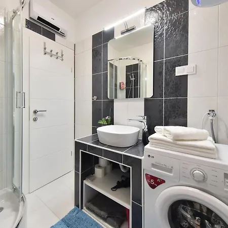 & Comfy Old Town Giara 2 Apartment *