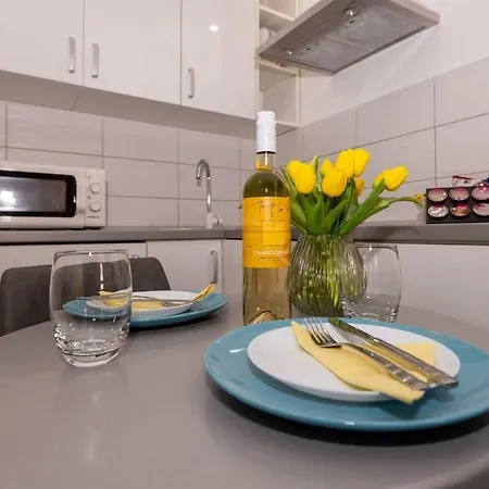 Appartement & Comfy Old Town Giara 2