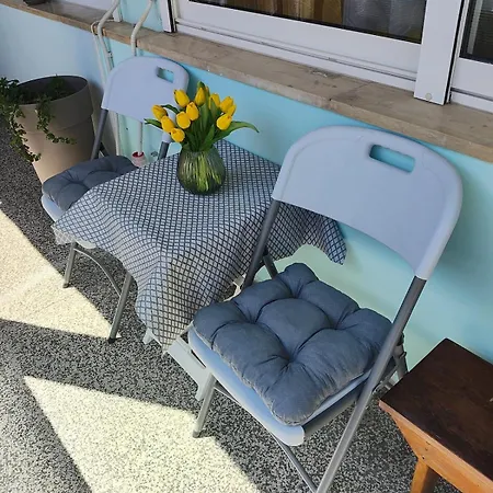 & Comfy Old Town Giara 2