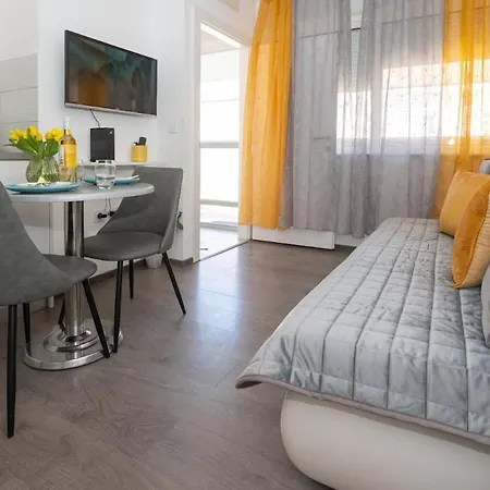 & Comfy Old Town Giara 2 *