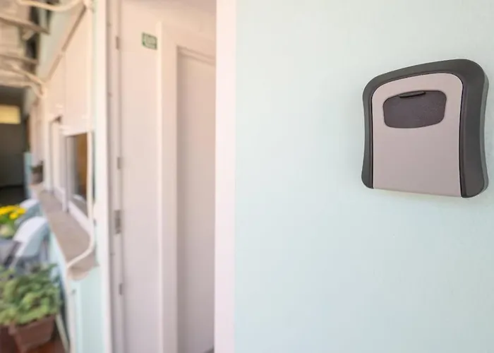 & Comfy Old Town Giara 2 アパート ザダル