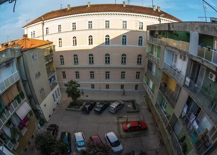 & Comfy Old Town Giara 2 Διαμέρισμα Ζαντάρ