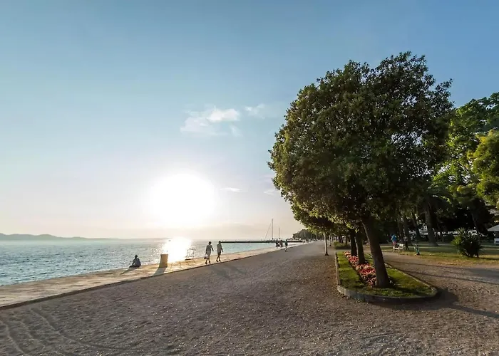 & Comfy Old Town Giara 2