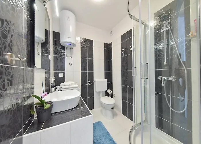 & Comfy Old Town Giara 2