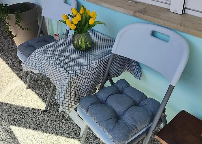 & Comfy Old Town Giara 2